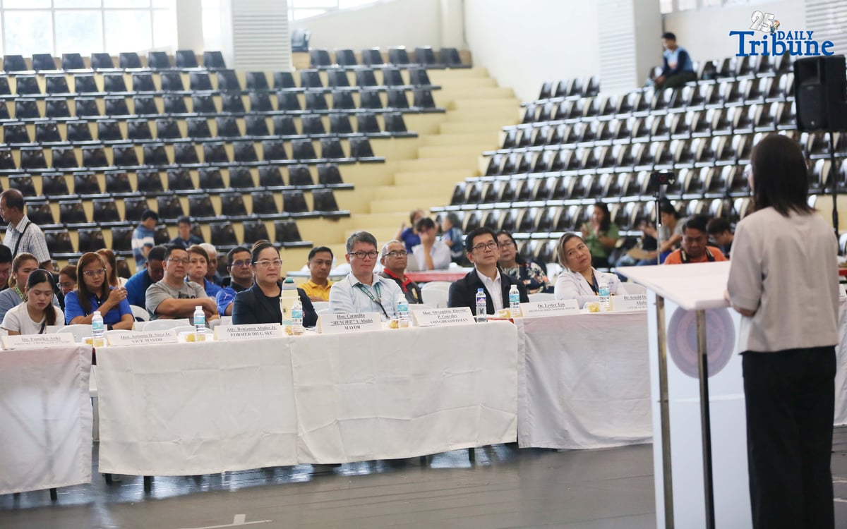 First Secretary and Health Attaché of the Embassy of Japan, Dr. Fumiko Aoki, speaks during the Project E-Code: Dengue Lay Forum in Mandaluyong City. The event, attended by Mandaluyong City Mayor Menchie Abalos, DOH-NCR Regional Director Dr. Lester Tan, and barangay stakeholders, focused on combating dengue through public education and community engagement.