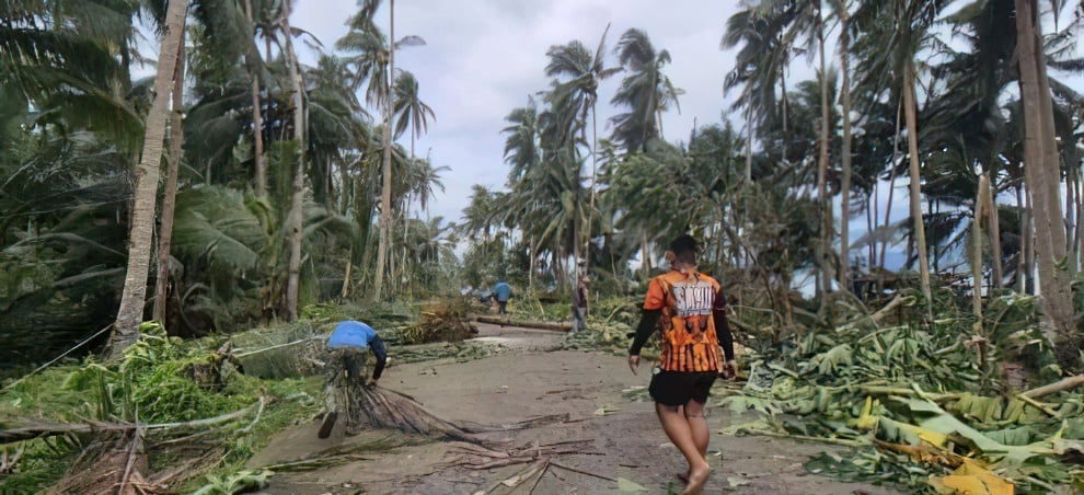 Remote Samar towns flattened by ‘Opong’