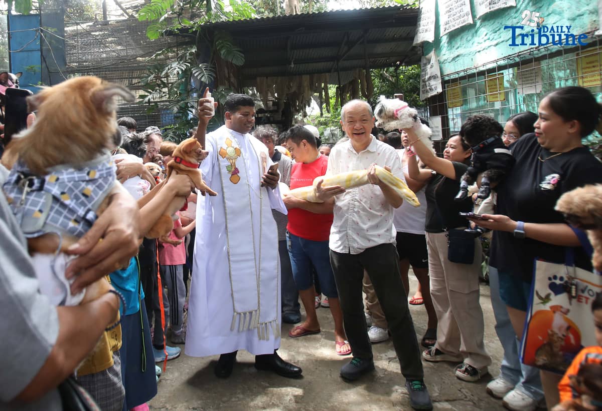 Malabon Zoo founder Manny Tangco and pet owners joined a blessing ceremony in advance celebration of World Animal Day and the Feast of St. Francis of Assisi at Malabon Zoo on Saturday, September 27, 2025. Participants also availed of free vaccinations, deworming, and activities promoting responsible pet ownership and love for animals. Families toured the zoo, learned more about wildlife care, and joined the call to reconnect with nature.
