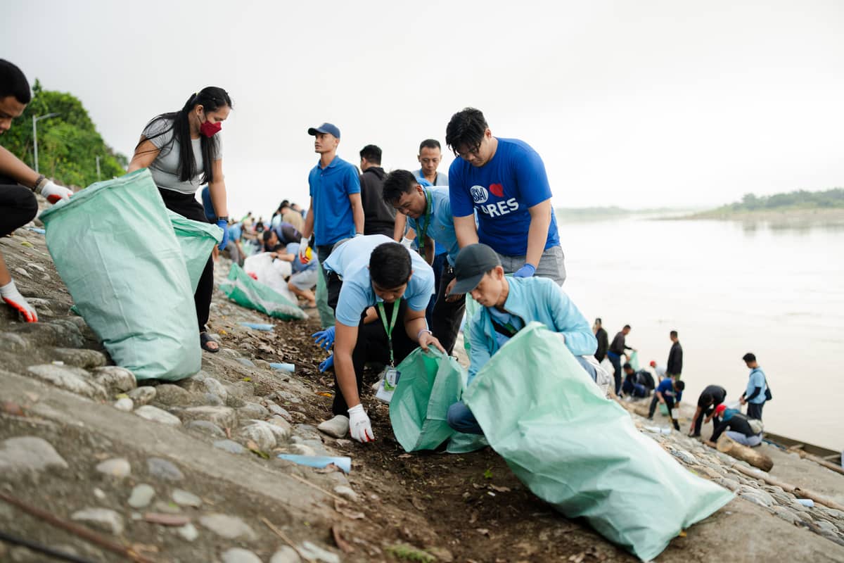 In Cagayan Valley, community volunteers cleanup at SM City Tuguegarao.