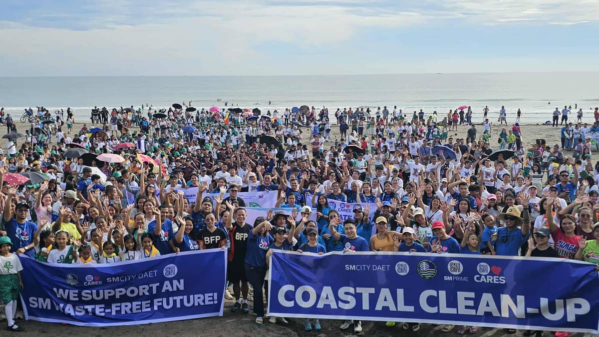 Bicolanos come together at SM City Daet to show that they can create a big impact for the environment.