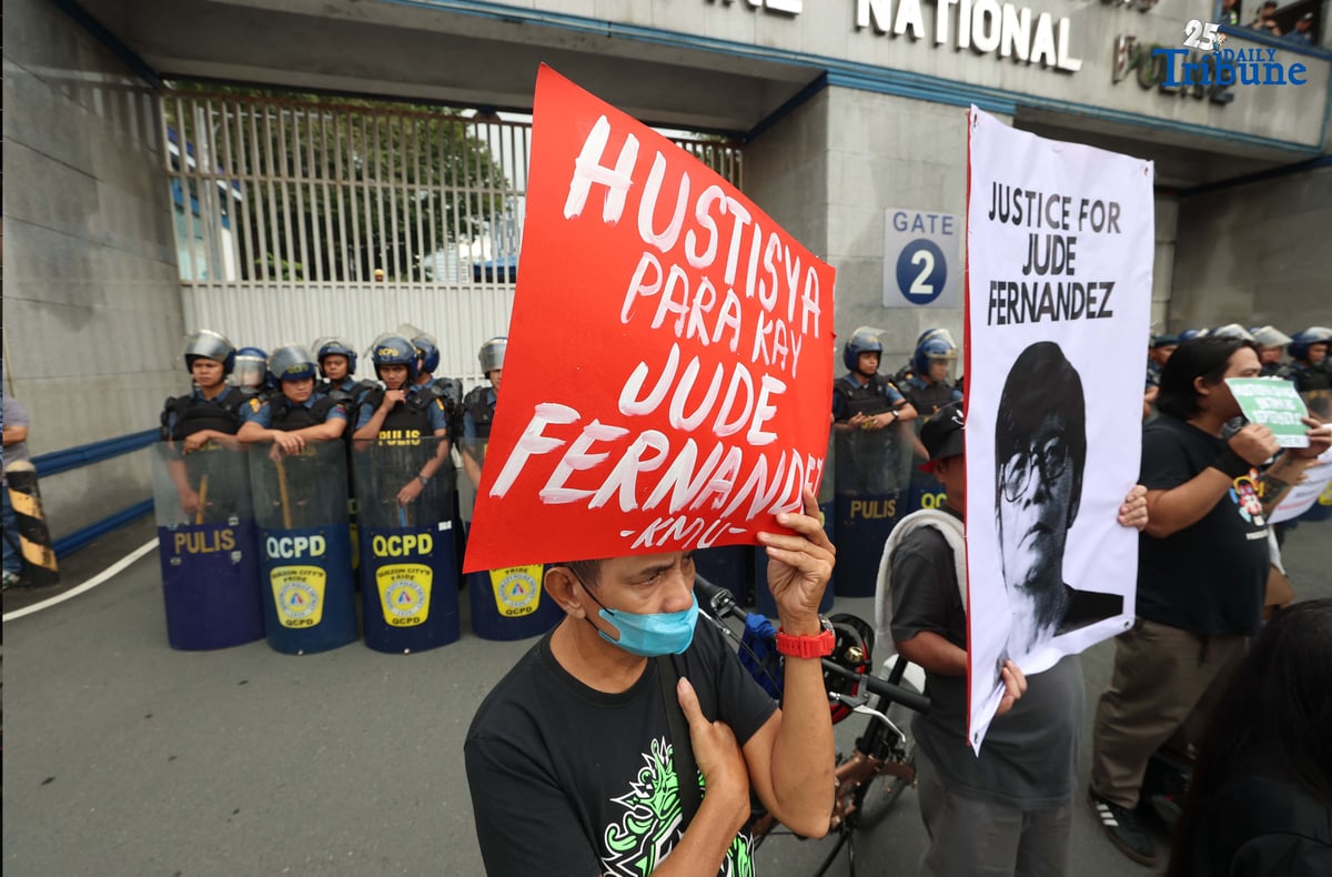 (September 29 2025) Militant group together with trade union and human rights advocates, trooped to Camp Crame in Quezon City on Monday to stage a protest action, calling of the immediate release of 277 rallyists arrested during the anti-corruption protest in Mendiolaand and also called for justice for Eric Saber, a construction worker who was allegedly slain by state forces during the September 21 Mendiola rally.