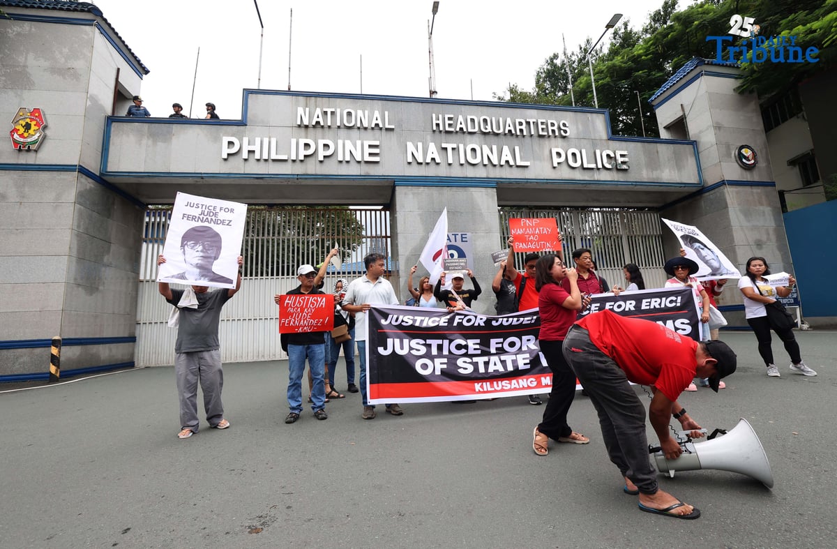 (September 29 2025) Militant group together with trade union and human rights advocates, trooped to Camp Crame in Quezon City on Monday to stage a protest action, calling of the immediate release of 277 rallyists arrested during the anti-corruption protest in Mendiolaand and also called for justice for Eric Saber, a construction worker who was allegedly slain by state forces during the September 21 Mendiola rally.