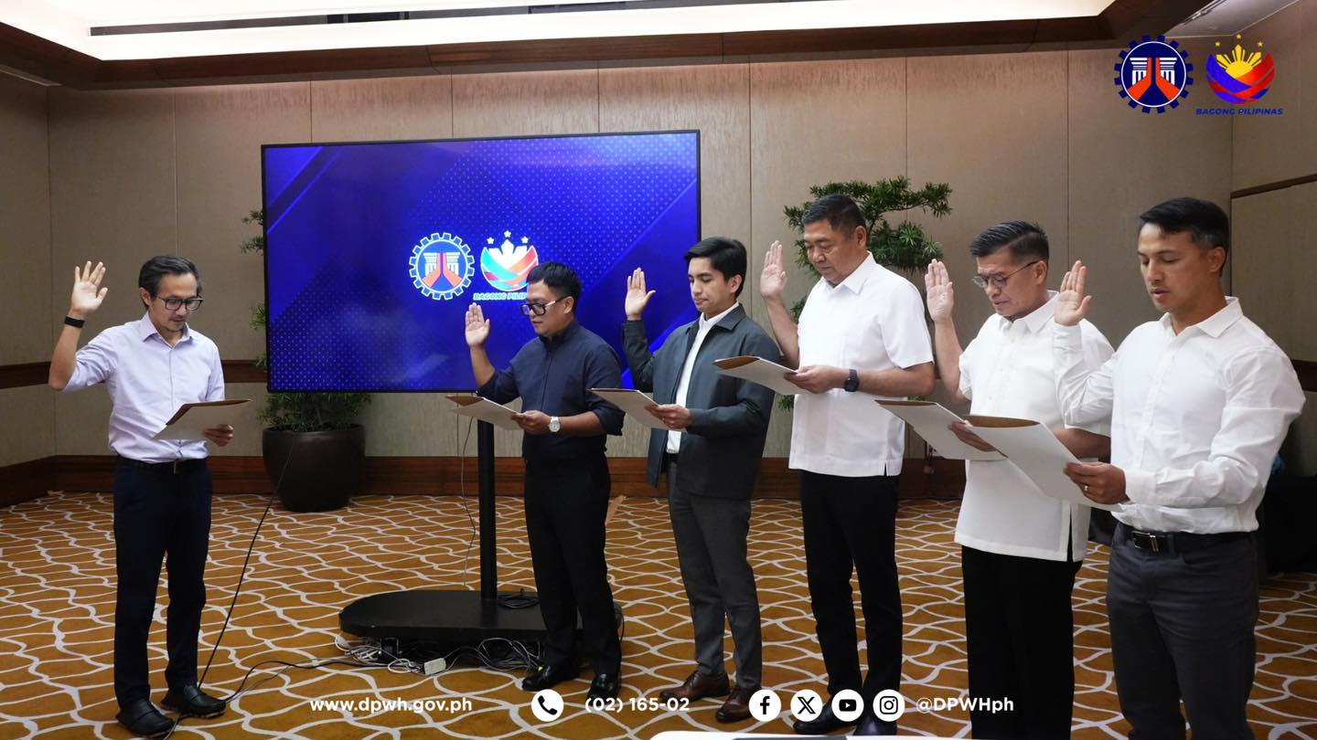 DPWH swears in five new undersecretaries