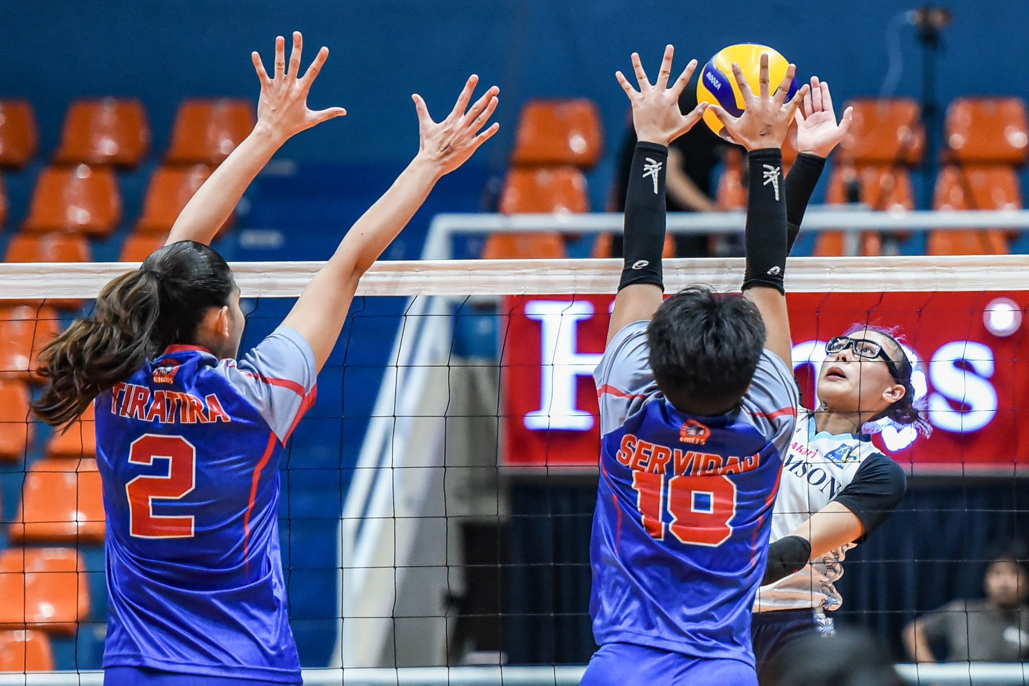 Adamson cruises past Arellano, nears V-League finals
