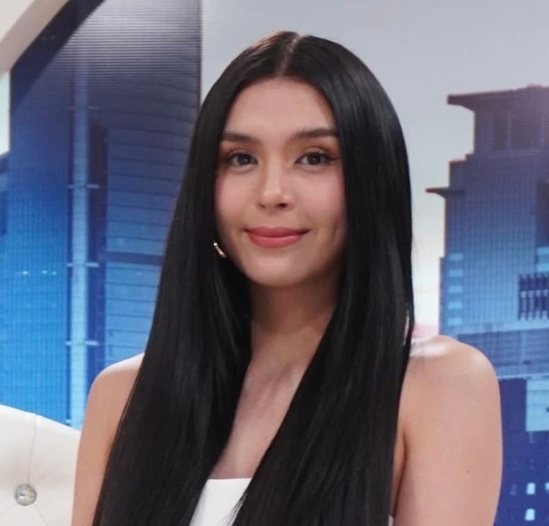 Ashley Ortega chooses love: 'The past is the past'