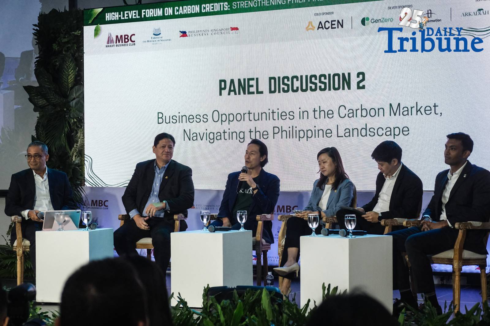 Augusto Zobel de Ayala, Vice Chairman of the Makati Business Club (MBC) and Chairman of the Philippines–Singapore Business Council, welcomed participants to the High-Level Forum on Carbon Credits on October 2, 2025, at the Ayala Museum in Makati City.
 


The forum, hosted by the MBC, brought together policymakers, industry leaders, and experts to examine the current state of carbon markets and the growing Philippines–Singapore partnership under Article 6 of the Paris Agreement.


A key backdrop to the discussion was the August 2024 Memorandum of Understanding (MOU) on carbon credits cooperation, witnessed by Singapore President Tharman Shanmugaratnam and Philippine President Ferdinand R. Marcos Jr.
This MOU marked both countries’ commitment to developing a credible, high-integrity carbon market in the region.
Following the MOU, the Philippines and Singapore began negotiating an Implementation Agreement to enable the generation and transfer of carbon credits from mitigation projects in the Philippines.


Panel Discussion 1: Building the Philippine Carbon Market and the Role of the Philippines–Singapore Implementation Agreement featured Congressman Jose Manuel Alba, DENR Undersecretary Analiza Rebuelta-Teh, DOE Undersecretary Felix William Fuentebella, Singapore MTI Director Fam Wee Wei, and ADB Senior Market Development Advisory Specialist Ruchika Saluja.
This panel explored the legislative, regulatory, and regional frameworks needed to strengthen the Philippine carbon market while aligning with international standards.


Panel Discussion 2: Navigating the Philippine Landscape of the Carbon Market highlighted private sector and NGO perspectives.
Speakers included MBC Trustee Lito Tayag, ACEN President and CEO Eric Francia, Arkadiah CEO Reuben Lai, GenZero Investment Director Antoinette Li, and WWF Global Lead for Carbon Finance and Markets Taskforce Rueban Manokara.
This session emphasized the role of businesses, investors, and civil society in shaping market integrity, financing low-carbon transitions, and creating sustainable opportunities.


PHOTOS BY YUMMIE DINGDING