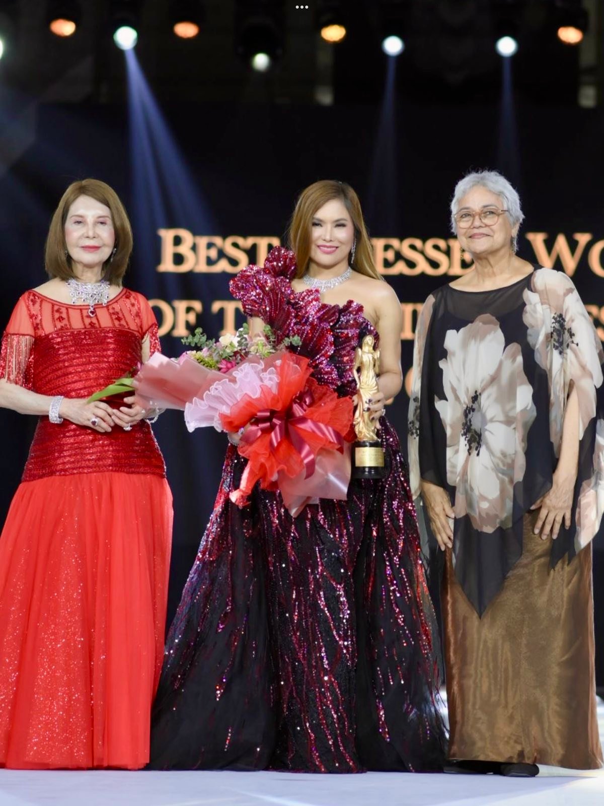 PBD chairman, Angola Consul Helen Ong, Hall of Fame, Shy Tan and PCS chairman, Emily Abrera.
