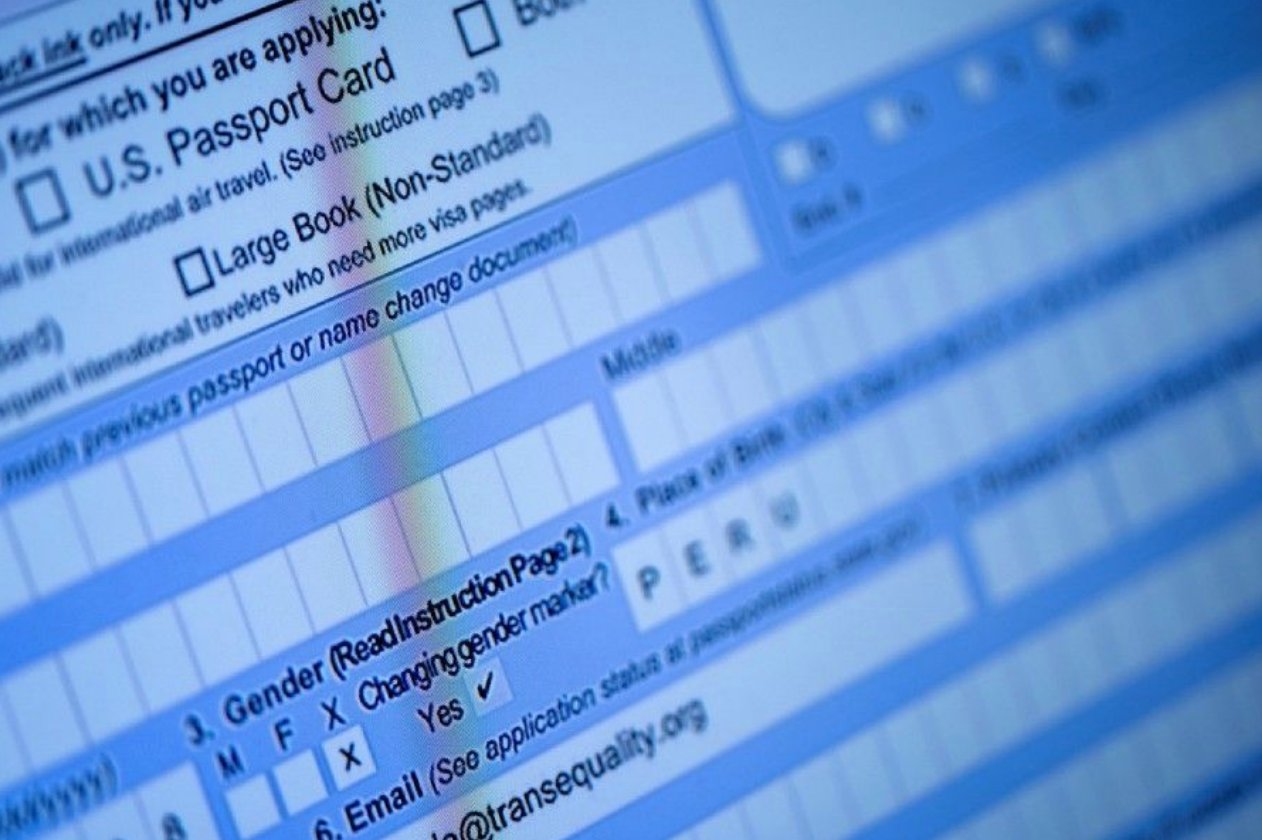 Canadians with ‘X’ gender passports warned of US travel