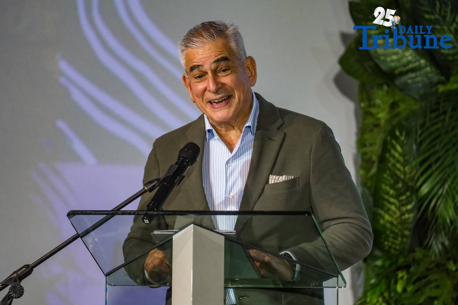 Augusto Zobel de Ayala, Vice Chairman of the Makati Business Club (MBC) and Chairman of the Philippines–Singapore Business Council, welcomed participants to the High-Level Forum on Carbon Credits on October 2, 2025, at the Ayala Museum in Makati City.
 


The forum, hosted by the MBC, brought together policymakers, industry leaders, and experts to examine the current state of carbon markets and the growing Philippines–Singapore partnership under Article 6 of the Paris Agreement.


A key backdrop to the discussion was the August 2024 Memorandum of Understanding (MOU) on carbon credits cooperation, witnessed by Singapore President Tharman Shanmugaratnam and Philippine President Ferdinand R. Marcos Jr.
This MOU marked both countries’ commitment to developing a credible, high-integrity carbon market in the region.
Following the MOU, the Philippines and Singapore began negotiating an Implementation Agreement to enable the generation and transfer of carbon credits from mitigation projects in the Philippines.


Panel Discussion 1: Building the Philippine Carbon Market and the Role of the Philippines–Singapore Implementation Agreement featured Congressman Jose Manuel Alba, DENR Undersecretary Analiza Rebuelta-Teh, DOE Undersecretary Felix William Fuentebella, Singapore MTI Director Fam Wee Wei, and ADB Senior Market Development Advisory Specialist Ruchika Saluja.
This panel explored the legislative, regulatory, and regional frameworks needed to strengthen the Philippine carbon market while aligning with international standards.


Panel Discussion 2: Navigating the Philippine Landscape of the Carbon Market highlighted private sector and NGO perspectives.
Speakers included MBC Trustee Lito Tayag, ACEN President and CEO Eric Francia, Arkadiah CEO Reuben Lai, GenZero Investment Director Antoinette Li, and WWF Global Lead for Carbon Finance and Markets Taskforce Rueban Manokara.
This session emphasized the role of businesses, investors, and civil society in shaping market integrity, financing low-carbon transitions, and creating sustainable opportunities.


PHOTOS BY YUMMIE DINGDING