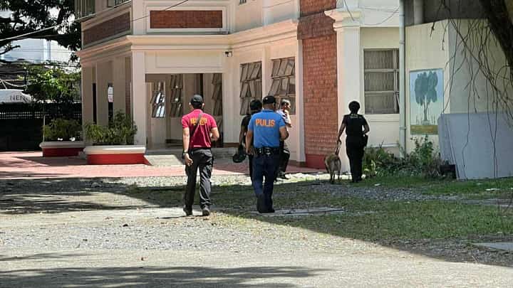Iloilo City police bomb squad conducts paneling at UP Visayas campus on Thursday morning, Oct. 2, 2025, after false bomb threats spread from a hacked student account