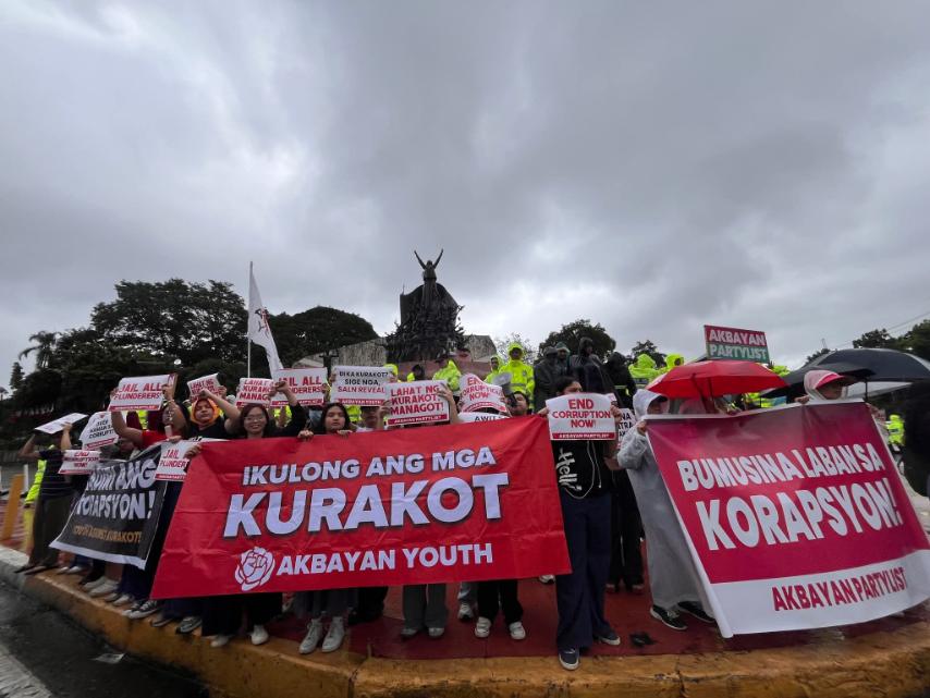 Youths make noise on EDSA, demand justice in flood control scandal