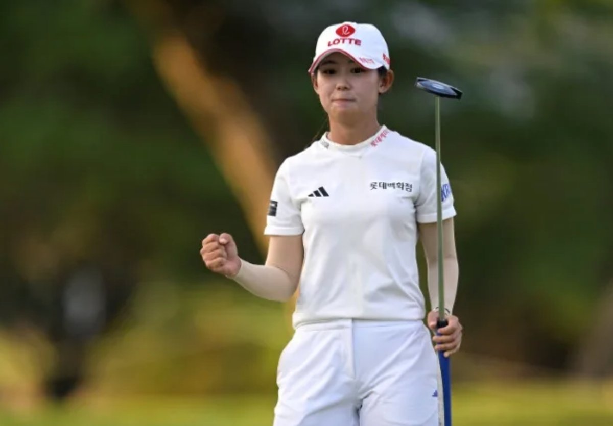 Hwang fires 10-under, leads LPGA Lotte tilt