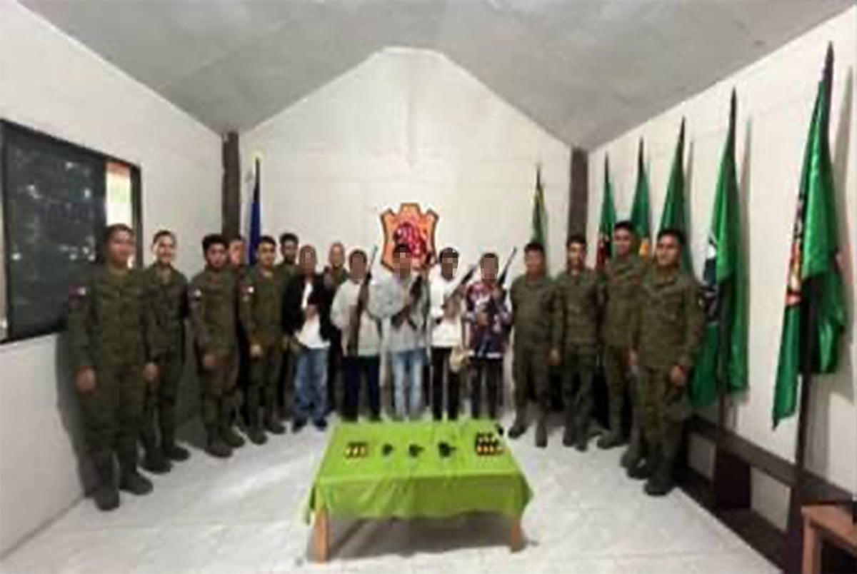 5 lawless group members surrender in South Cotabato, turnover high-powered firearms