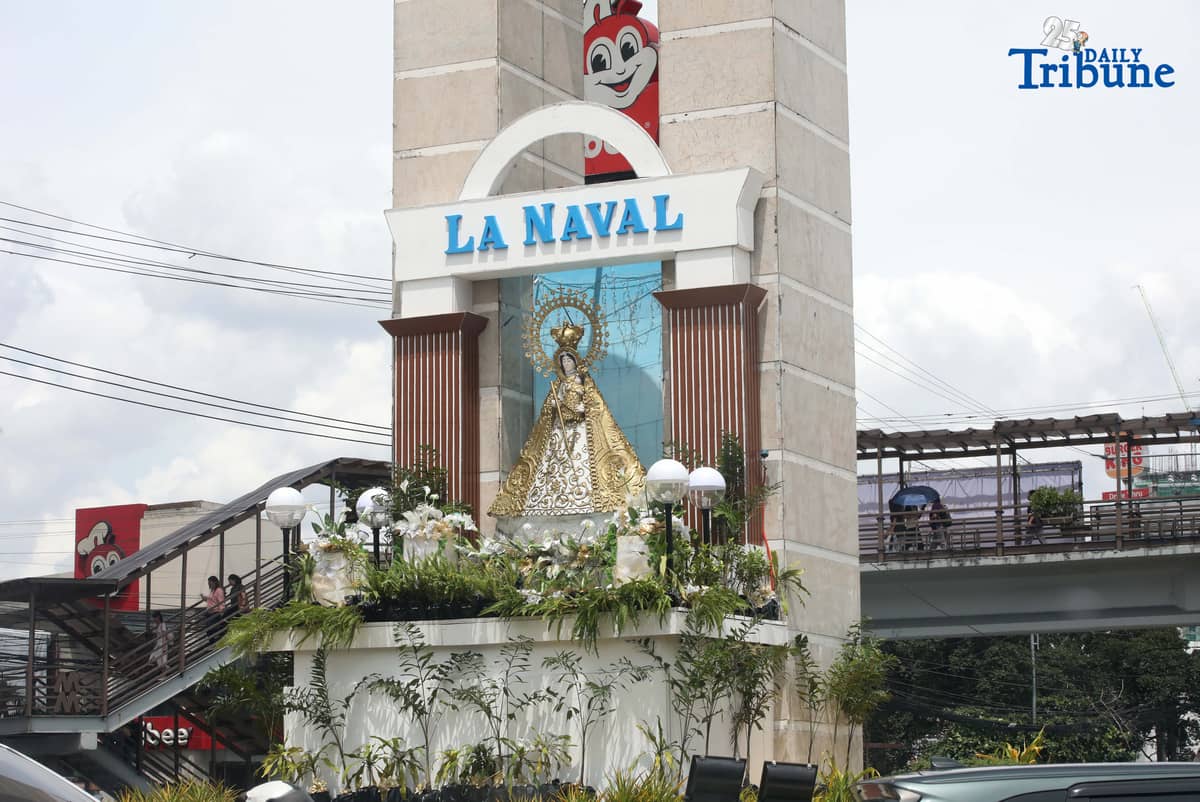 (October 04 2025) Replica of the Blessed Virgin Mary of the Rosary (La Naval) was seen display at Mabuhay welcome Rotonda boundary of Quezon City and City of Manila, on Saturday October 4 2025, days before feast of Our Lady of La Naval, On August 26, 1974, His Holiness Pope Paul VI declared the Blessed Virgin Mary of the Rosary (La Naval) as the Principal Patroness of Quezon City. Photo/Analy Labor