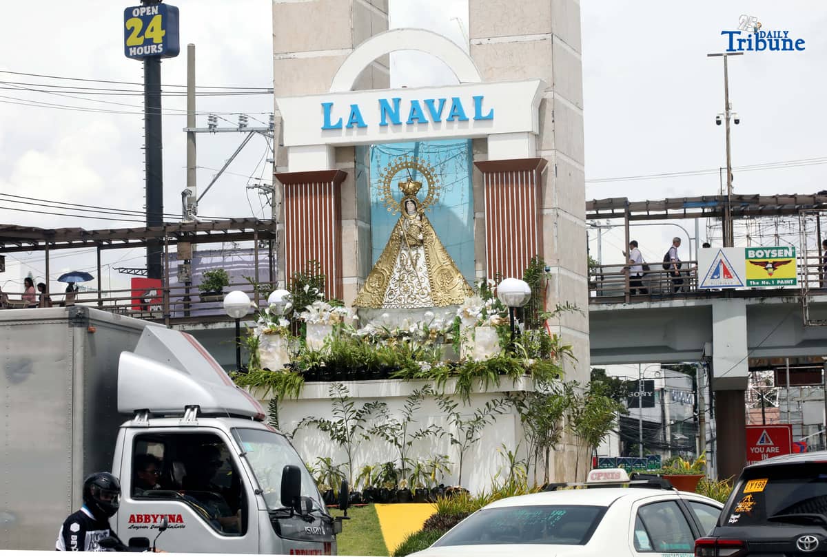 (October 04 2025) Replica of the Blessed Virgin Mary of the Rosary (La Naval) was seen display at Mabuhay welcome Rotonda boundary of Quezon City and City of Manila, on Saturday October 4 2025, days before feast of Our Lady of La Naval, On August 26, 1974, His Holiness Pope Paul VI declared the Blessed Virgin Mary of the Rosary (La Naval) as the Principal Patroness of Quezon City. Photo/Analy Labor