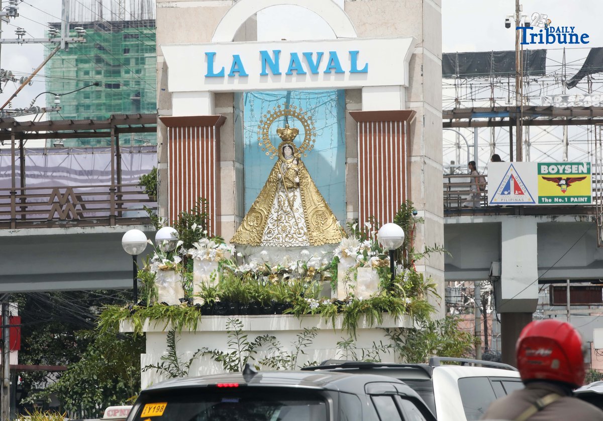(October 04 2025) Replica of the Blessed Virgin Mary of the Rosary (La Naval) was seen display at Mabuhay welcome Rotonda boundary of Quezon City and City of Manila, on Saturday October 4 2025, days before feast of Our Lady of La Naval, On August 26, 1974, His Holiness Pope Paul VI declared the Blessed Virgin Mary of the Rosary (La Naval) as the Principal Patroness of Quezon City. Photo/Analy Labor