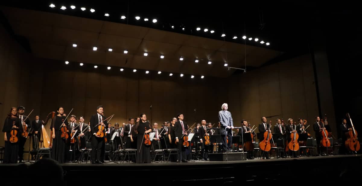 Nowak with the Philippine Philharmonic Orchestra.