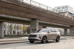 Volvo puts 1-M plug-in hybrids on road