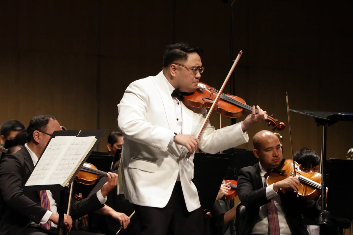 PPO’s Concertmaster and Artist-in-Residence Diomedes Saraza Jr. exudes confidence.