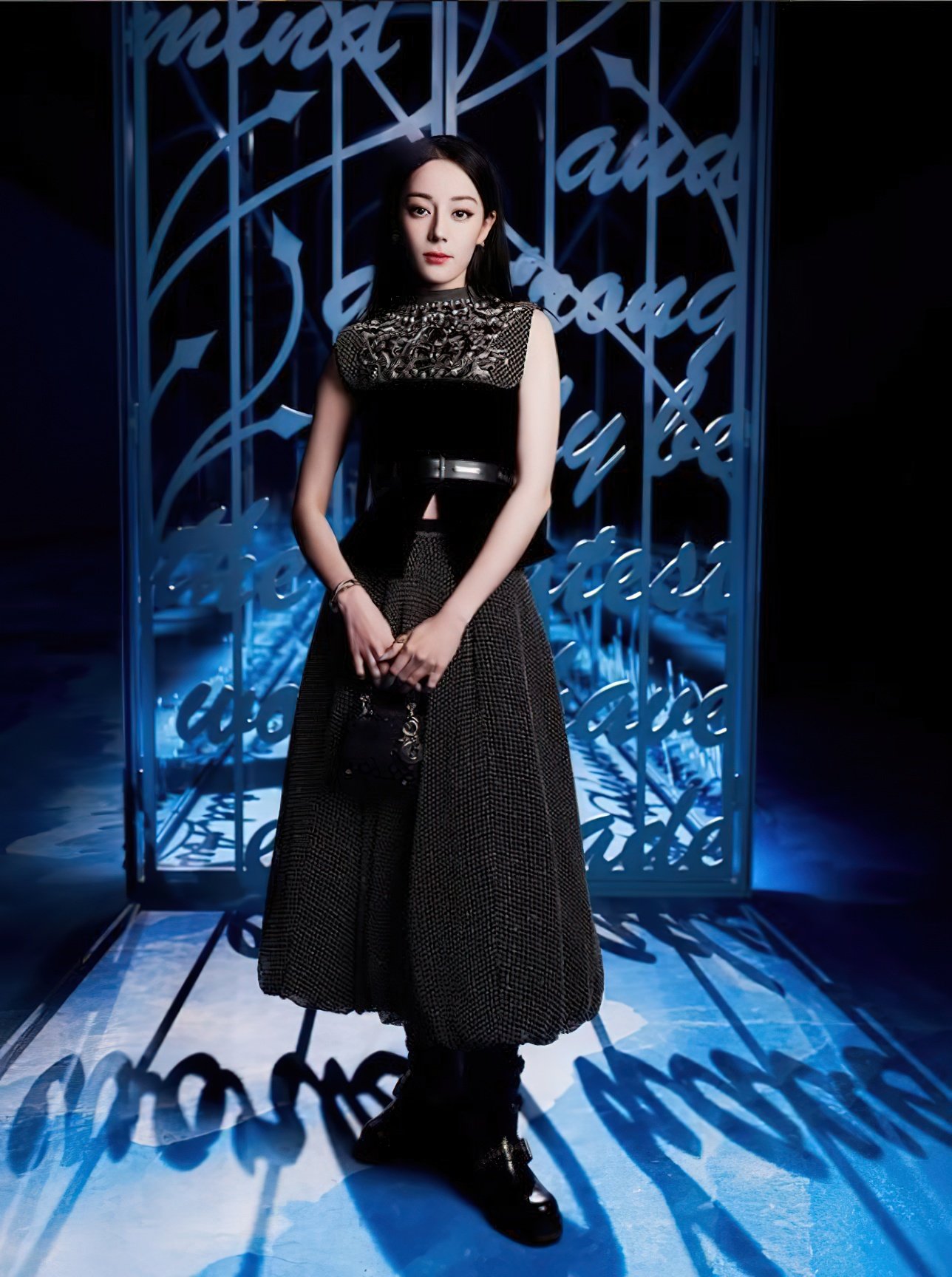 Dilraba Dilmurat in Paris FW 2025 and the viral heel mishap