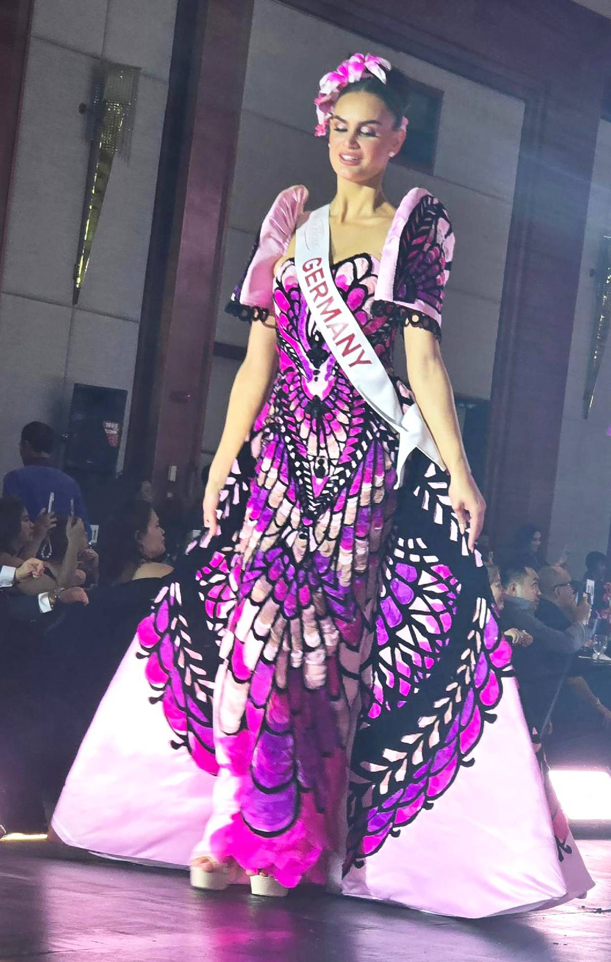 Ms. Germany, Lisa Malasch in Rabie Pugoy.
