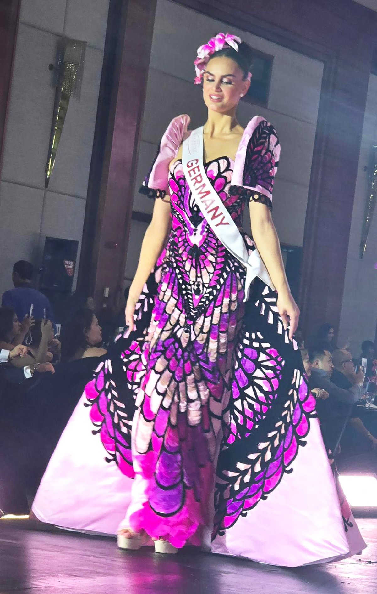 Ms. Germany, Lisa Malasch in Rabie Pugoy.