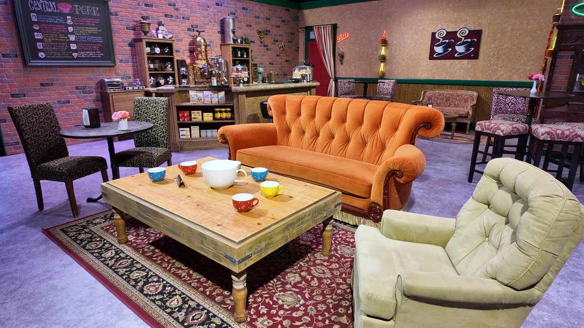 ‘FRIENDS’ set in Chicago