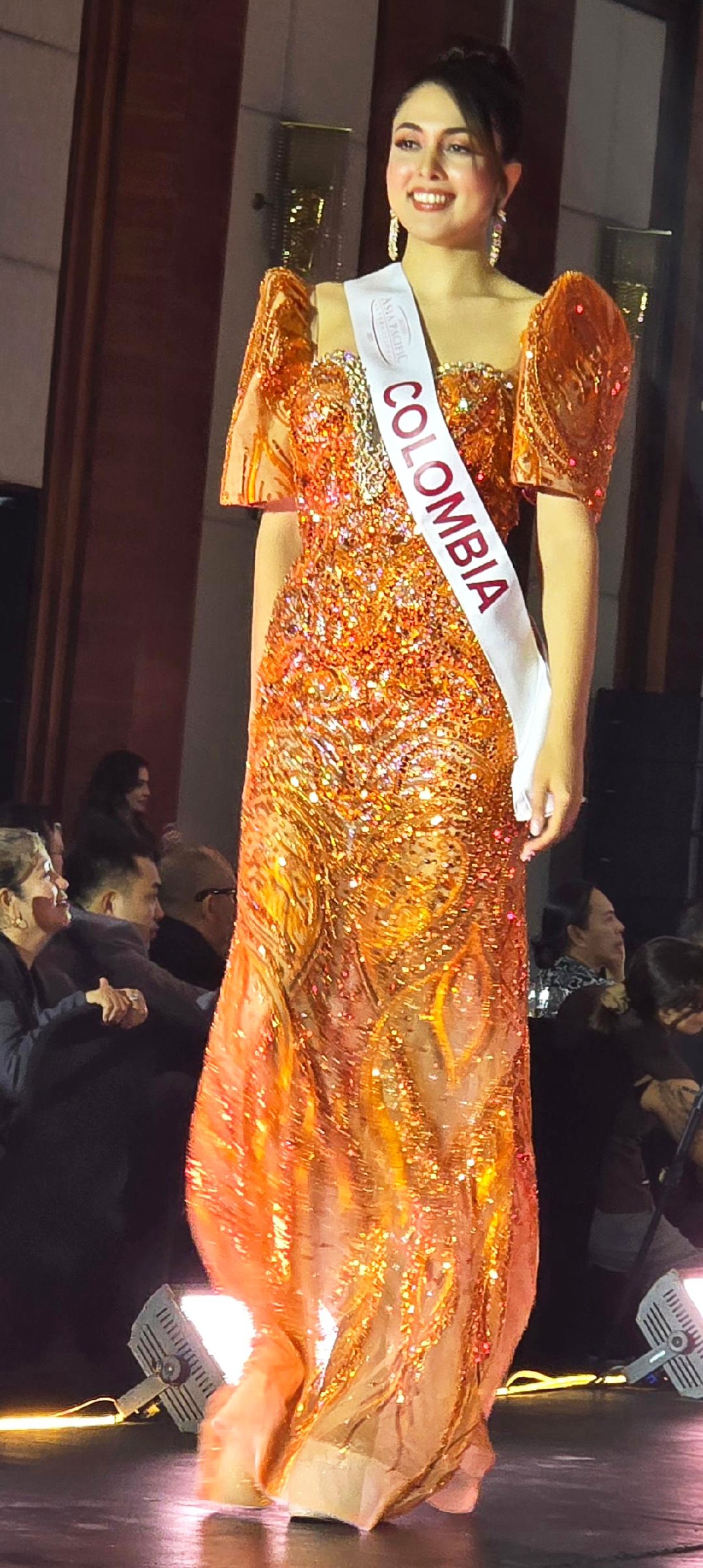 Ms. Colombia, Patricia Diaz Escalante in Elmer de Venancio.