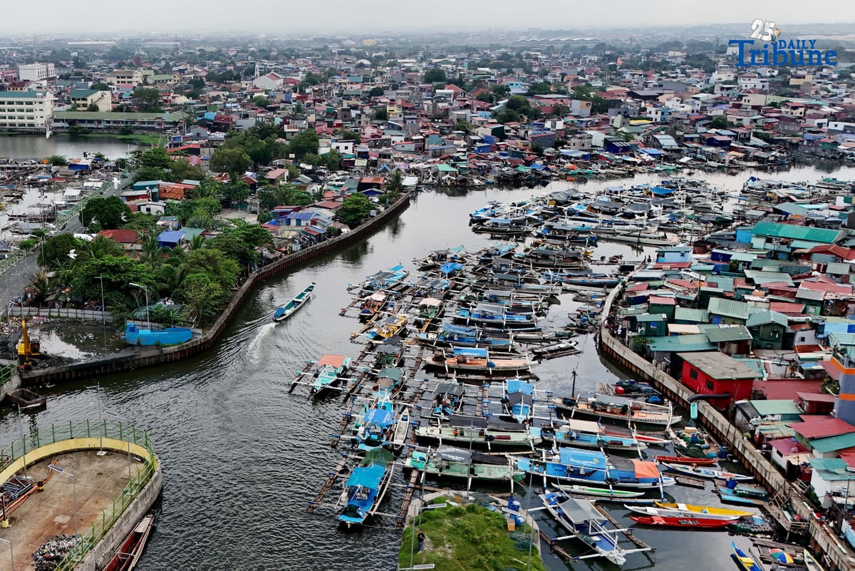 (October 08 2025) Fishing boats were seen in order docks at the fishing community in Brgy. Tangos, Navotas City, on Wednesday October 8 2025. Photo/Analy Labor