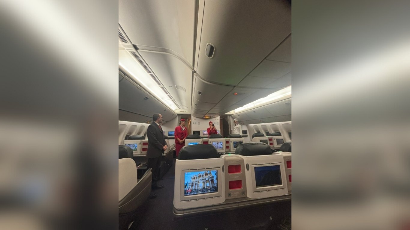 The business class experience in Turkish Airlines’ 777-300 Boeing