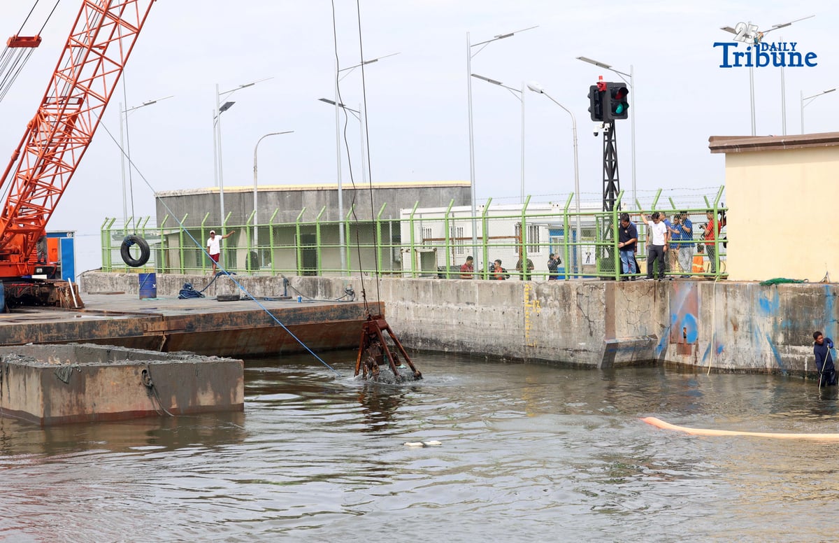 (October 08 2025) On Wednesday, October 8, 2025, Metropolitan Manila Development Authority MMDA Chairman Atty. Don Artes, with Navotas City Mayor John Rey Tiangco, and others official inspect the new repair Navotas Navigational Gate at B. Cruz Street, Brgy. Tanza Navotas, after a portion was hit and damaged last June during typhoon Carina and worsened flooding in Metro Manila. The said gate was hit and damaged again by a ship yesterday. Photo/Analy Labor