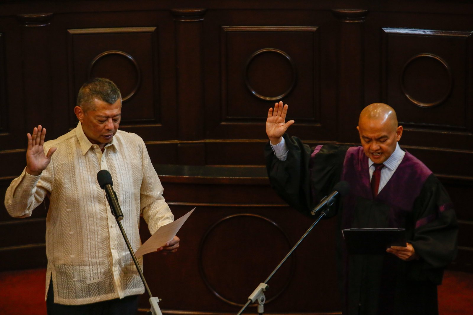 Former Justice Secretary Jesus Crispin “Boying” Remulla takes his oath as the seventh Ombudsman before Senior Associate Justice Marvic Leonen at the Supreme Court in Malate, Manila, on the morning of 9 October 2025. Remulla succeeds Samuel Martires, whose term ended in July.