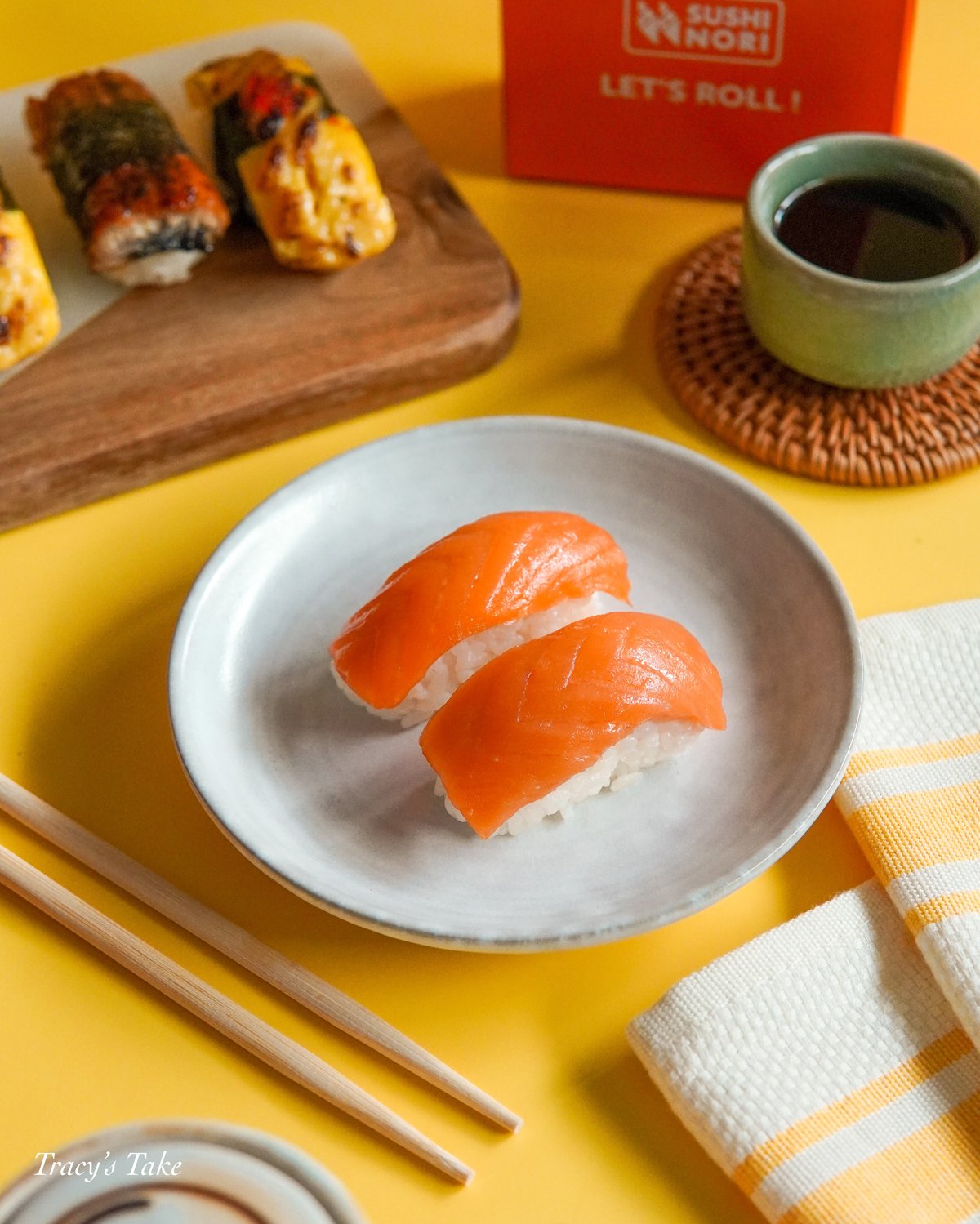 SALMON NIGIRI