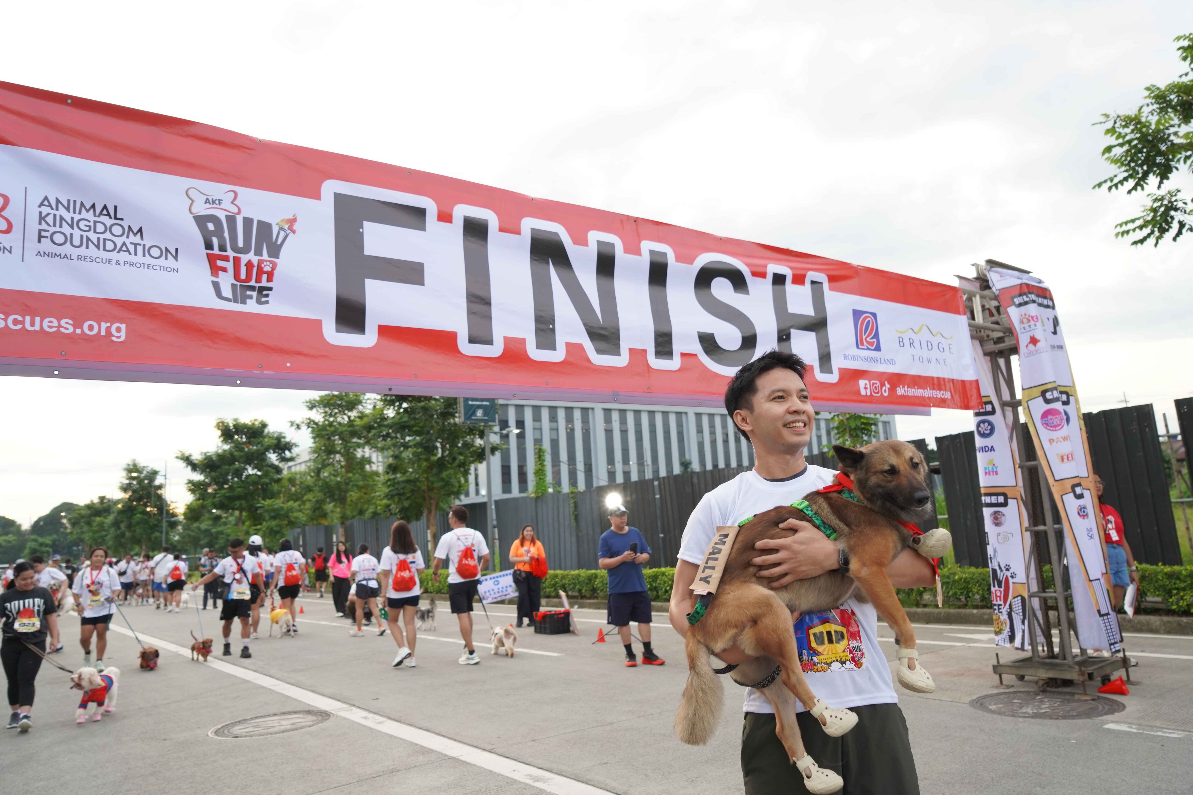 'Run for life': How pet adoption can change two lives