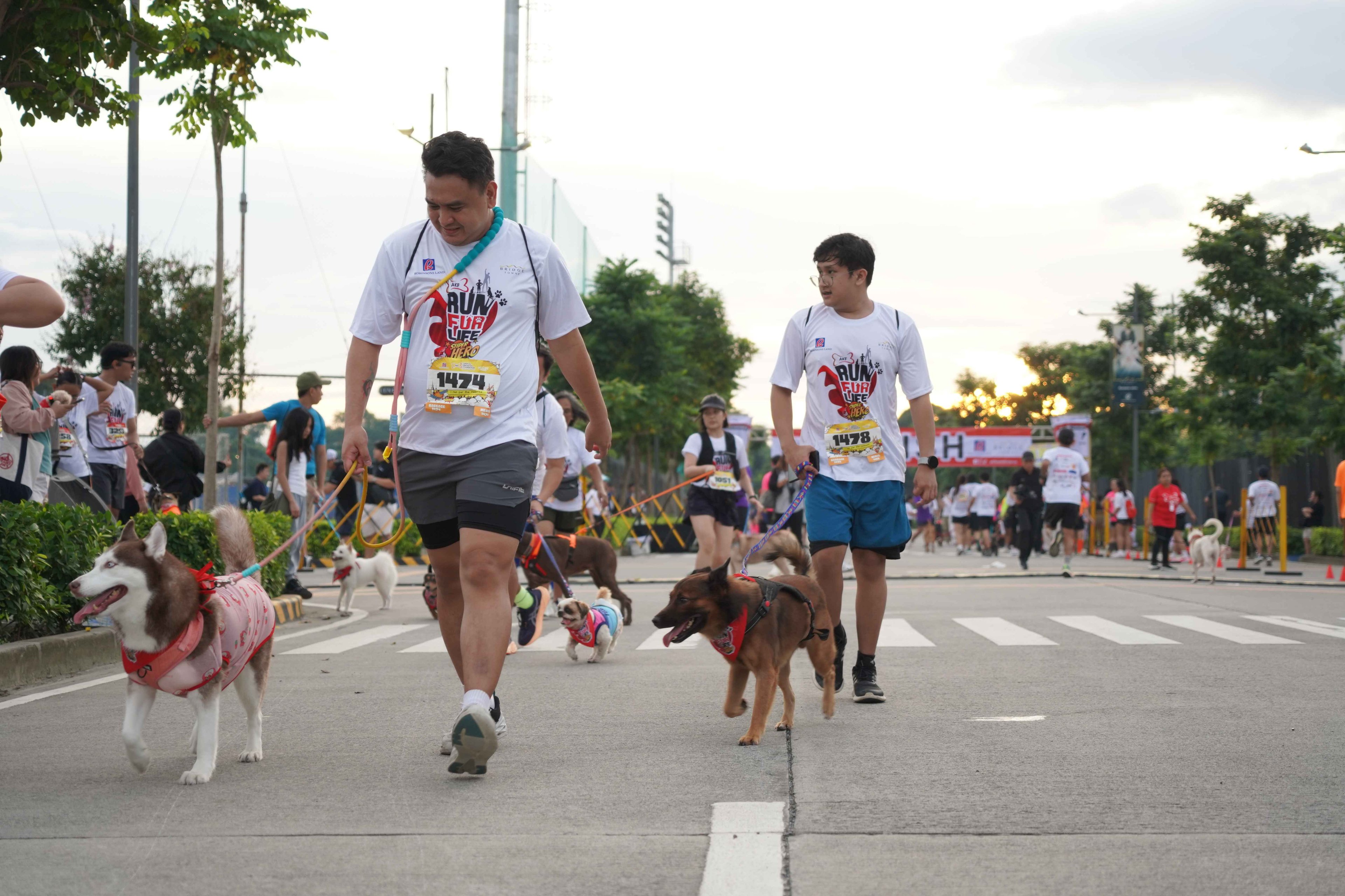 The running event promotes the love between pets and pet parents while raising funds for homeless and shelter animals.