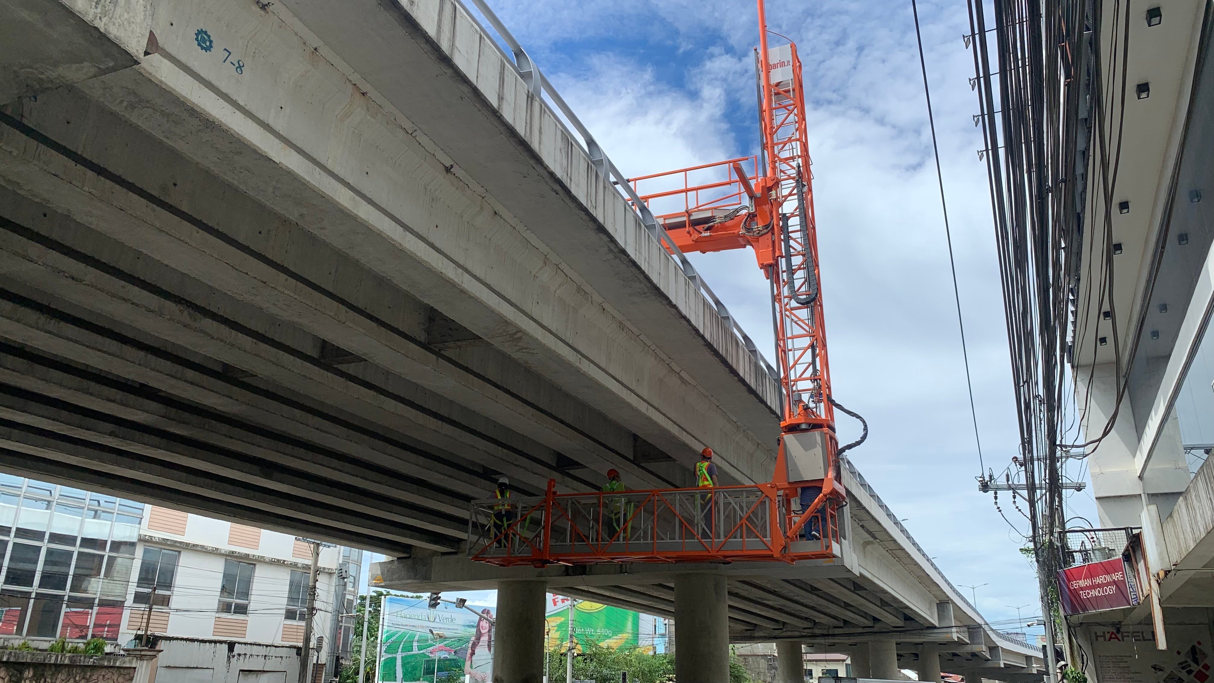 DPWH inspects ungka flyover in Iloilo for quake damage