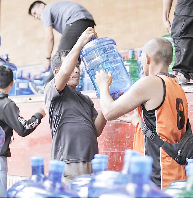 Water for Cebu quake victims