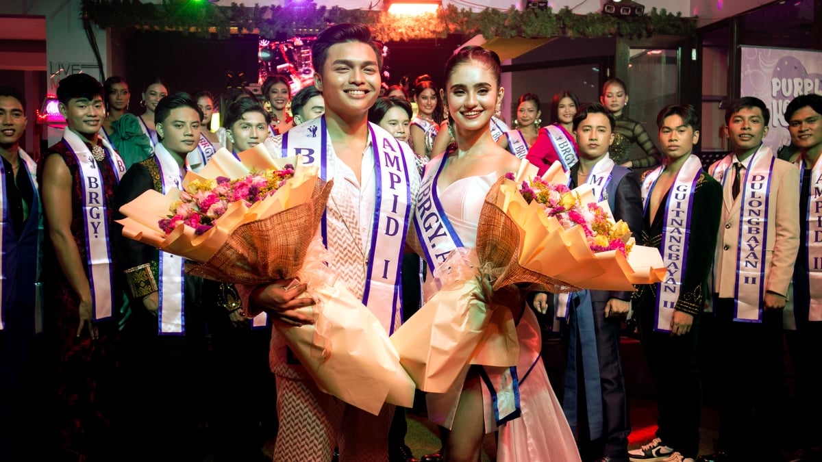 CANDIDATES for Mr. and Ms. San Mateo 2025 stand next to the Hyundai Solati van, which is the pageant’s official mobility partner.