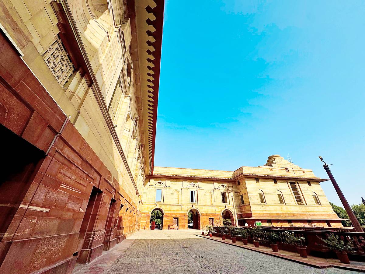 Agra Fort Just another old fortress to those unversed with India’s history. Yet you step inside and it becomes a ledger of empire where Indian rulers rose, fell, mourned and stared across the Yamuna at the white ghost of the Taj Mahal.