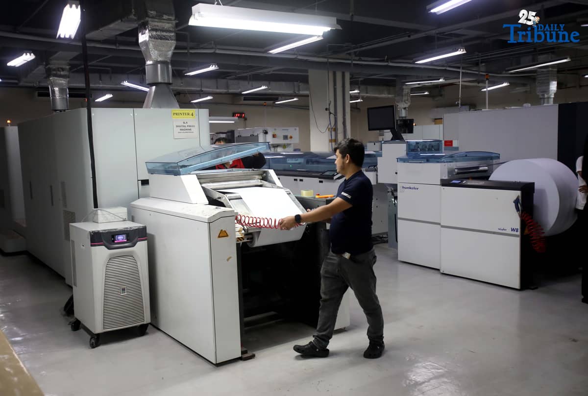 (October 13 2025) National Printing Office NPO personnel conduct a calibration process of printing machines which is the first process before the printing of the actual ballots for the Barangay and Sangguniang Kabataan Elections BSKE  at the NPO in Quezon City on Monday October 13 2025. Photo/Analy Labor