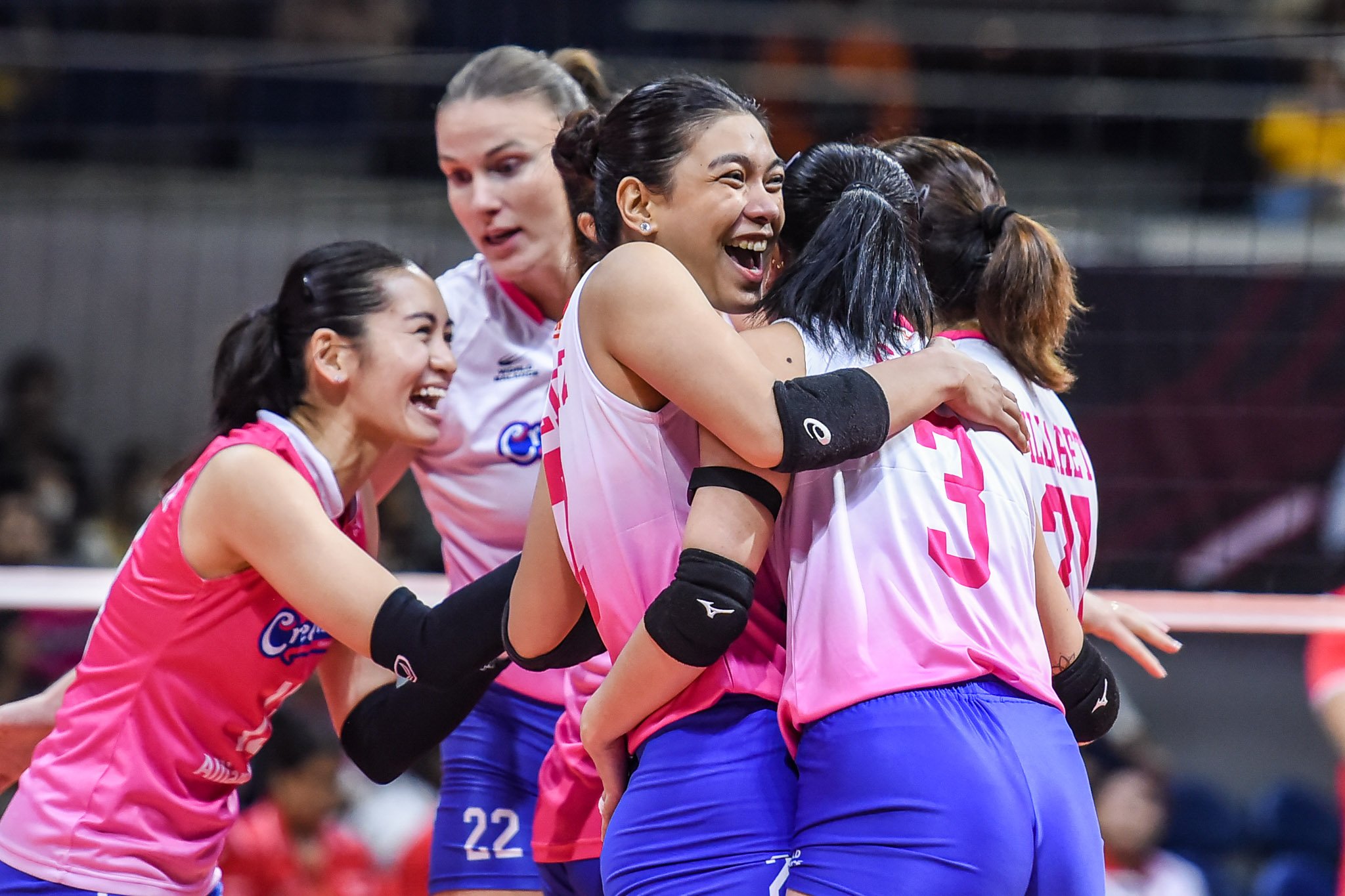 Valdez, Schwan power Creamline past Petro Gazz 