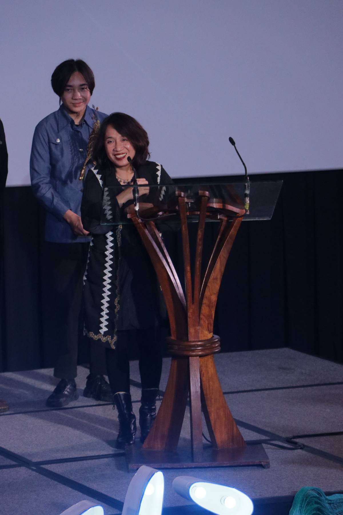 Best Director Sari Dalena.