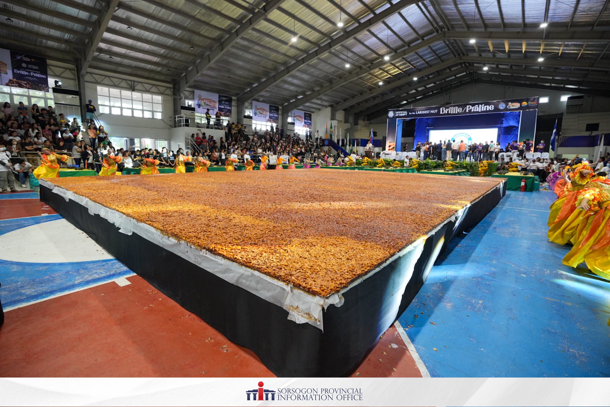 Sorsogon sets Guinness record for largest nut brittle