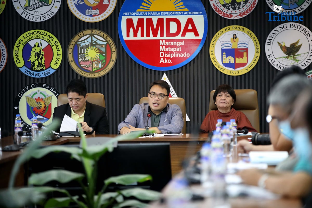(October 17 2025) Metropolitan Manila Development Authority Chairman Atty. Don Artes hold a press conference to announce the National Capital Region, mall operating hours to adjust to 11:00 a.m. to 11:00 p.m. starting November 17 in anticipation of an influx of vehicles during the Christmas season held at MMDA head office, Pasig City on Friday, October 17, 2025. Photo/Analy Labor