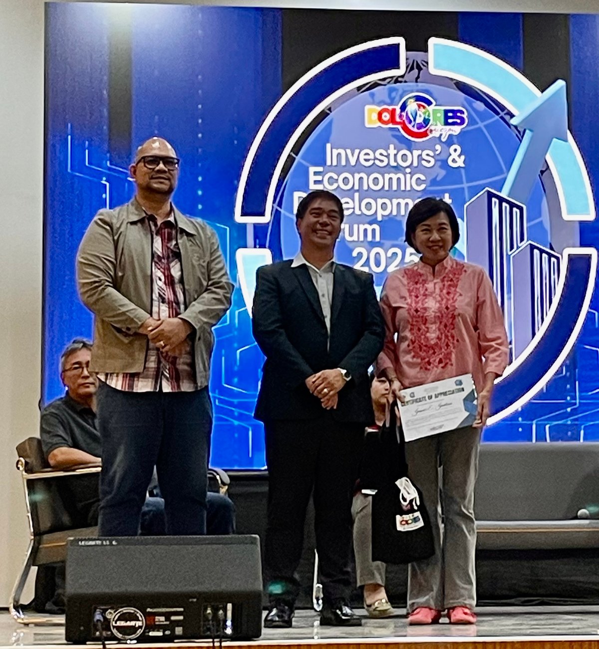 Dolores Vice Mayor Doc Jon Allilio, Mayor Orlan Calayag and the writer.