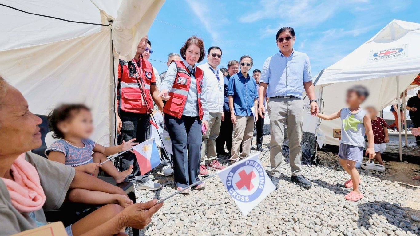PBBM inspects first Cebu ‘Bayanihan Village’