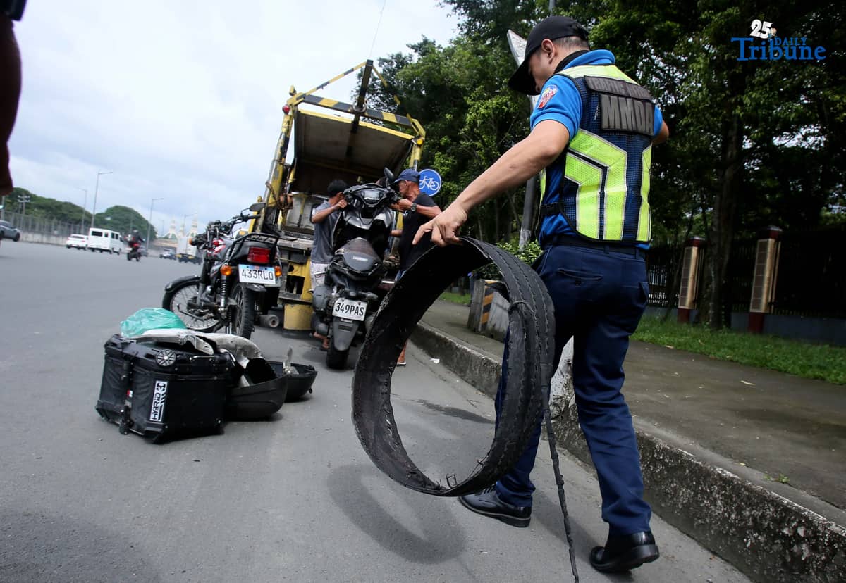 (October 17 2025) Metropolitan Manila Development Authority MMDA enforcers respond to a road rage incident involving a SUV run over into the motorcycles which injured more than 10 riders and one on a critical condition brought to the nearest hospital, along Commonwealth Avenue in Quezon City on Friday, October 17, 2025. Photo/Analy Labor