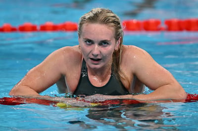 'Living legend' Ariarne Titmus announces retirement from swimming