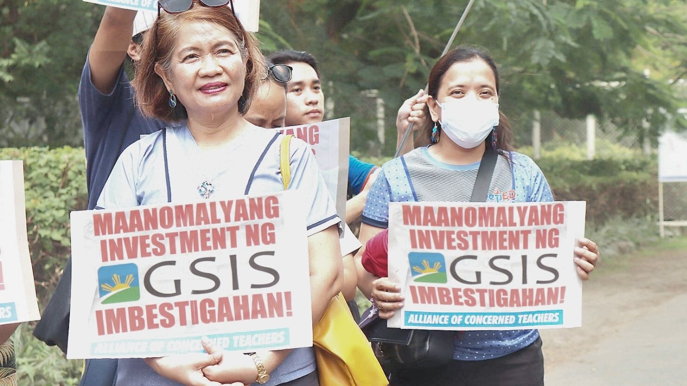 Teachers join oust-Veloso call